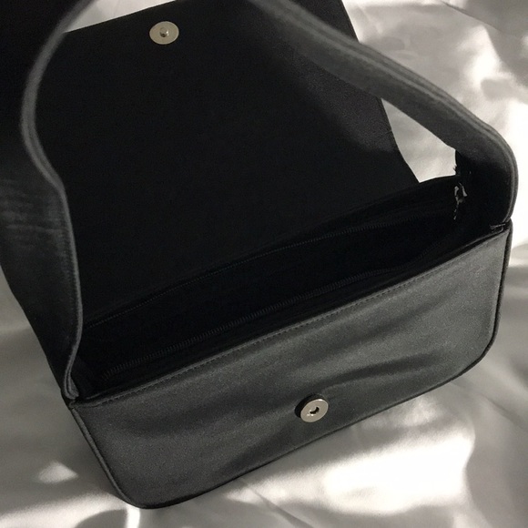 Basic Shoulder Bag - Picture 3 of 4